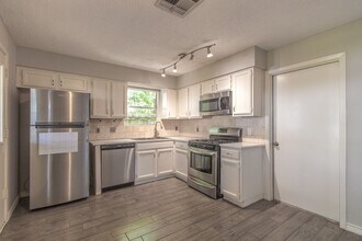 13267 Kerrville Folkway in Austin, TX - Building Photo - Building Photo