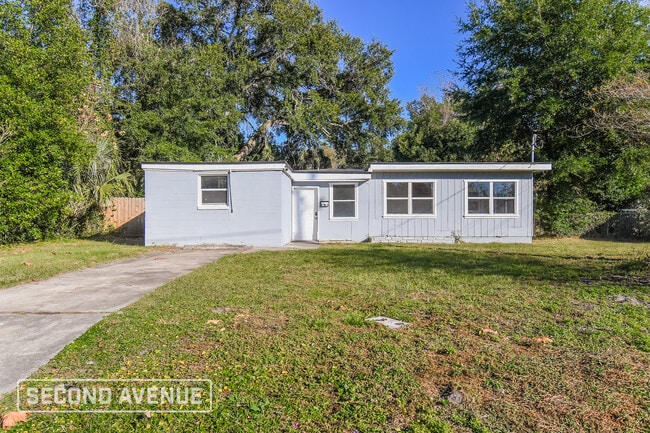 property at 7333 Roslyn Rd