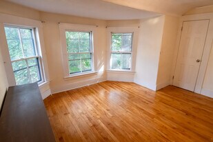 12 William St, Unit 12R William Street in Cambridge, MA - Building Photo