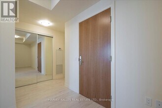 8960 Jane St in Vaughan, ON - Building Photo - Building Photo