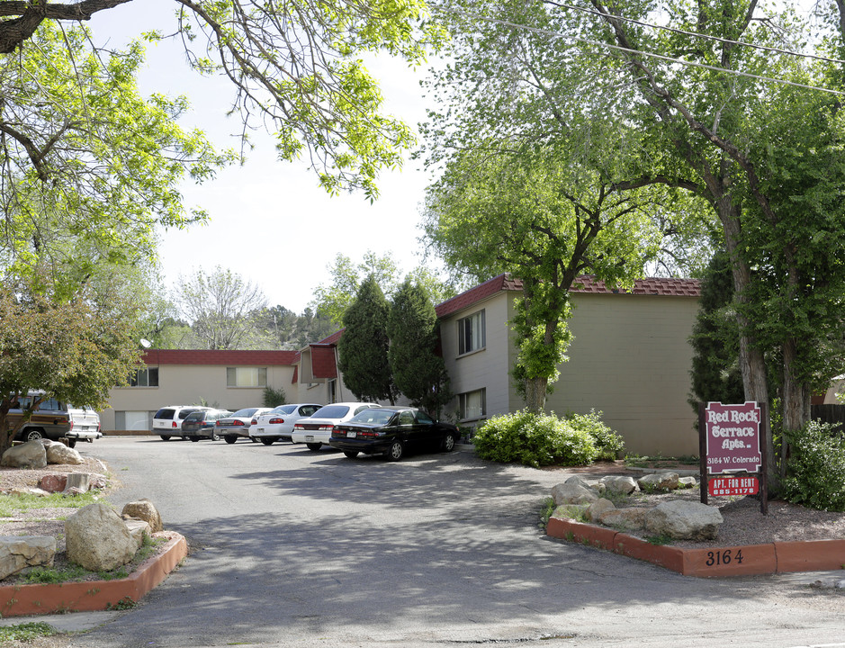 Red Rocks Terrace Apartments in Colorado Springs, CO - Building Photo