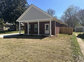 216 Morningside Dr in Jackson, TN - Building Photo