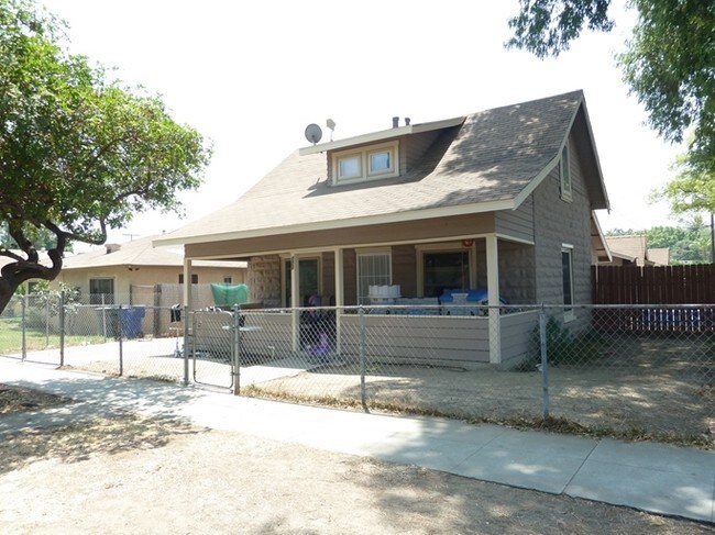 277 W Sunkist St in Ontario, CA - Building Photo - Building Photo