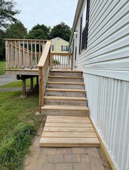 260 Norwich-New London Turnpike in Montville, CT - Building Photo - Building Photo