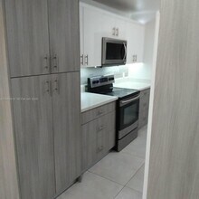 1565 NE 48th St in Pompano Beach, FL - Building Photo - Building Photo