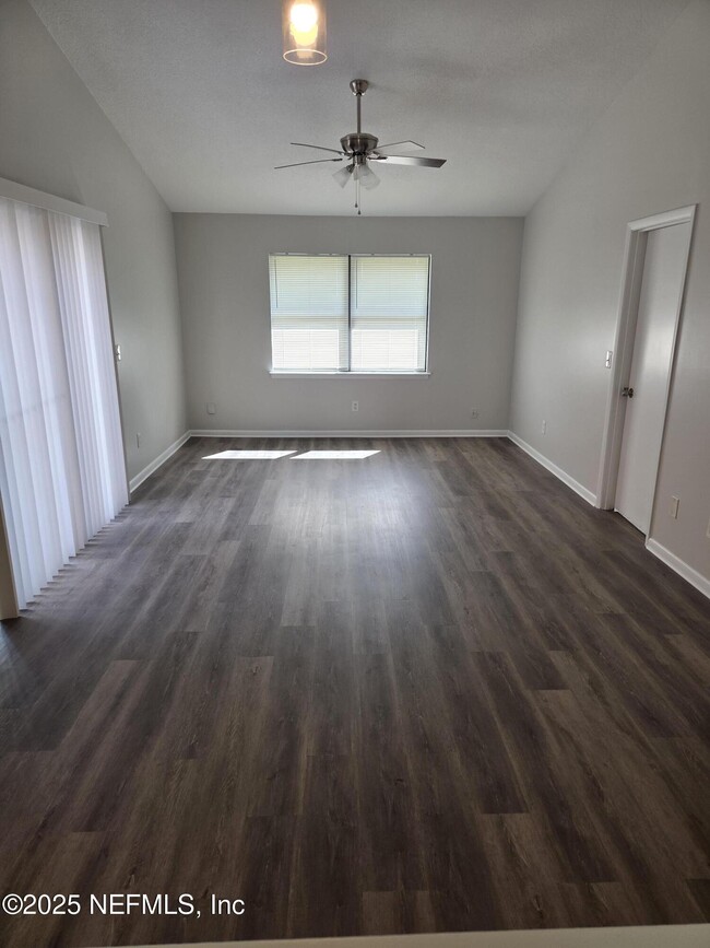 1681 Dogwood Cir in Middleburg, FL - Building Photo - Building Photo