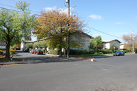 Sonoma Park Apartments in Rohnert Park, CA - Building Photo - Building Photo