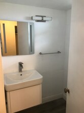 1401 NE 191st St in North Miami Beach, FL - Foto de edificio - Building Photo