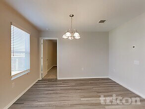 6815 Hibiscus Falls in San Antonio, TX - Building Photo - Building Photo