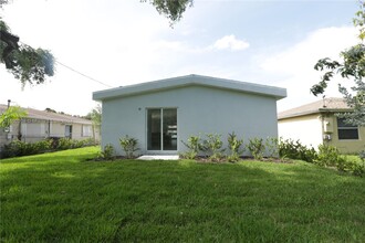 2816 NW 6th Ct in Fort Lauderdale, FL - Building Photo - Building Photo