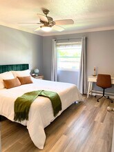 220 Woodland Pkwy in San Marcos, CA - Building Photo - Building Photo