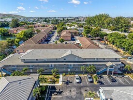 8390 NW 103rd St in Hialeah, FL - Building Photo