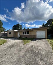 150 NE 173rd St in Miami, FL - Building Photo - Building Photo