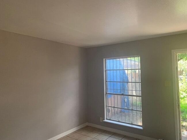 5414 Little Creek Dr in San Antonio, TX - Building Photo - Building Photo