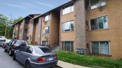 Westwood Apartments in Washington, DC - Foto de edificio - Building Photo