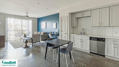 750 Fort Worth Ave-Unit -121.1408024 in Dallas, TX - Building Photo - Building Photo