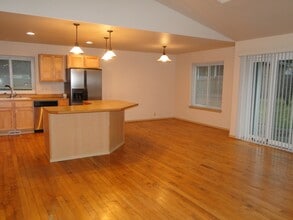 7520 192nd Ave E in Bonney Lake, WA - Building Photo - Building Photo