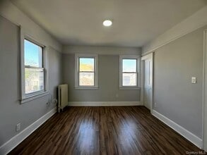 150-18 Yates Rd in Queens, NY - Building Photo - Building Photo