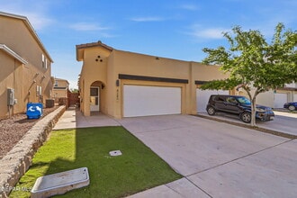 717 HC Gilbert Minjares Dr in Socorro, TX - Building Photo - Building Photo
