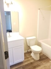 697 E Piedmont St, Unit 102 in Culpeper, VA - Building Photo - Building Photo