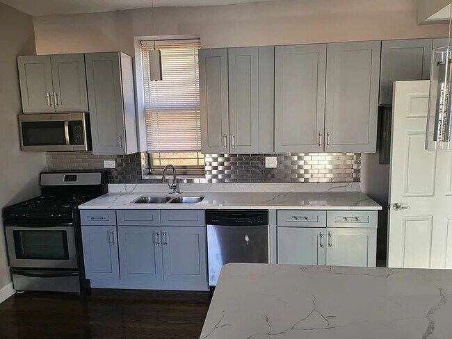 6540 S Maryland Ave, Unit 3 in Chicago, IL - Foto de edificio - Building Photo