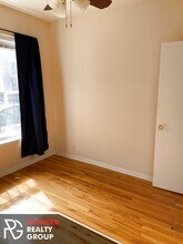 3921 N Pine Grove Ave, Unit 3914-3W in Chicago, IL - Building Photo - Building Photo