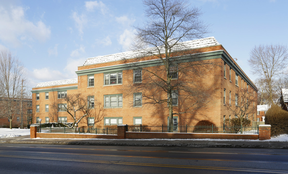 Woodland Manor Condominiums in Pittsburgh, PA - Building Photo