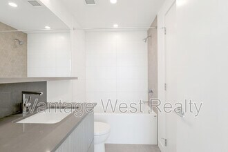 1488 Bertram St in Kelowna, BC - Building Photo - Building Photo