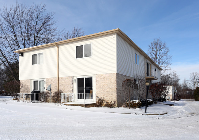 Cambridge Square South in Youngstown, OH - Foto de edificio - Building Photo