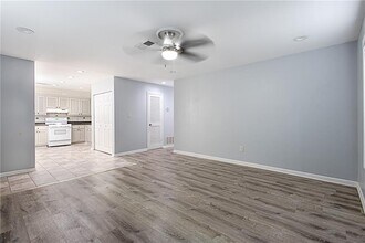 4758 Pebble Trce in Buford, GA - Foto de edificio - Building Photo