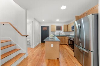 140 Prospect St, Unit 1 in Cambridge, MA - Foto de edificio - Building Photo