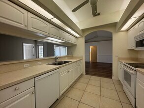 3104 Tonkin Dr in North Port, FL - Building Photo - Building Photo