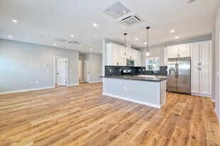 6834 Tower St in La Mesa, CA - Building Photo