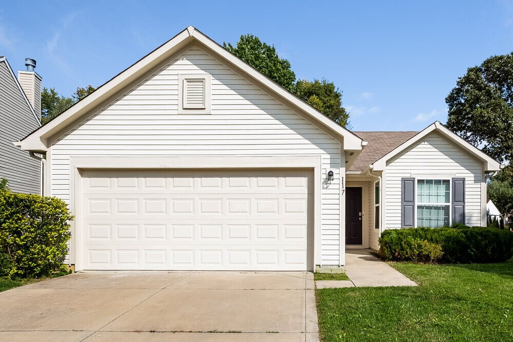 117 Hilltop Farms Blvd in New Whiteland, IN - Building Photo