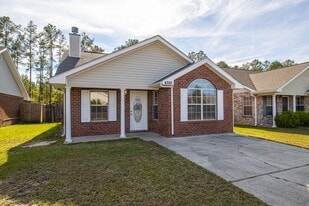 4393 Wigwam Dr in Biloxi, MS - Building Photo