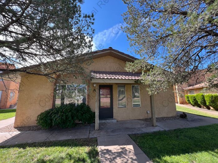 305 Innsdale Terrace in Clovis, NM - Building Photo