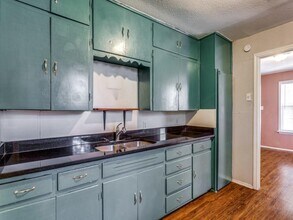 1136 Garland Ave in Austin, TX - Foto de edificio - Building Photo