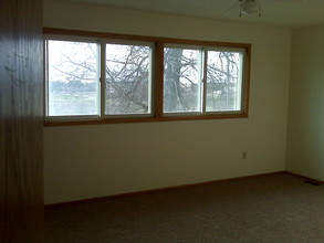 716 Jackson Ave NW, Unit 2 in Elk River, MN - Building Photo - Building Photo