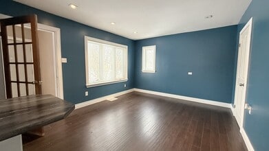 1100 Hamilton Rd in London, ON - Building Photo - Building Photo