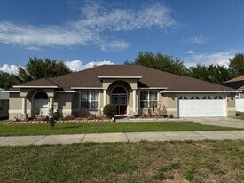 839 Princeton Dr in Clermont, FL - Building Photo