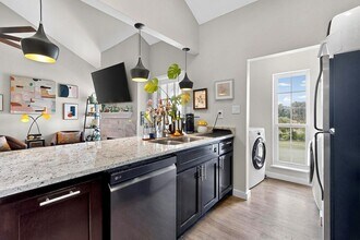 5981 Arapaho Rd, Unit 1304 in Dallas, TX - Building Photo - Building Photo