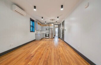 9 Saint Pauls Ave, Unit 2R in Jersey City, NJ - Building Photo - Building Photo