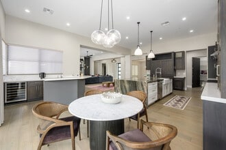 8742 E Woodley Way in Scottsdale, AZ - Building Photo - Building Photo