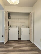 2360 SW Archer Rd in Gainesville, FL - Building Photo - Building Photo