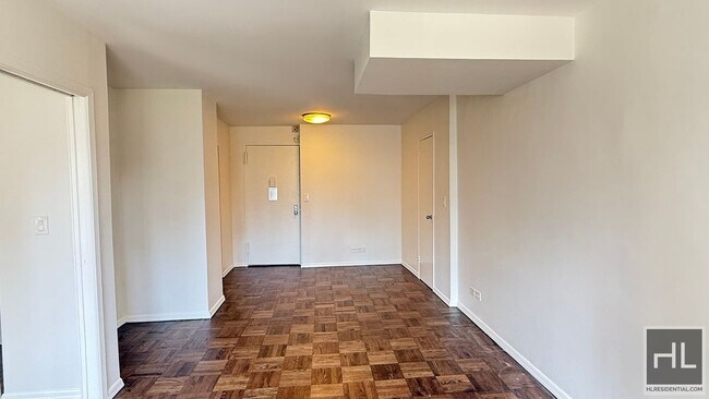 EAST 63 STREET in New York, NY - Building Photo - Building Photo