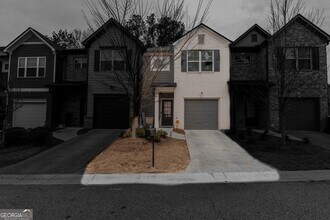 3132 Meadowstone Ln SW in Atlanta, GA - Building Photo - Building Photo