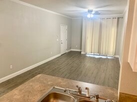 501 Gibson Dr, Unit 314 in Roseville, CA - Building Photo