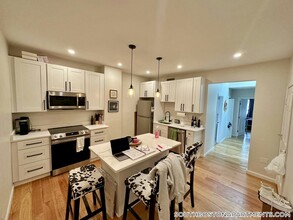 411 E 7th St in Boston, MA - Building Photo - Building Photo