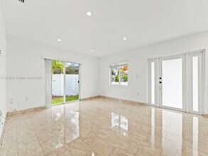 19715 SW 99th Pl in Miami, FL - Building Photo - Building Photo