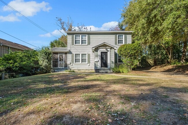 property at 810 N Duval St